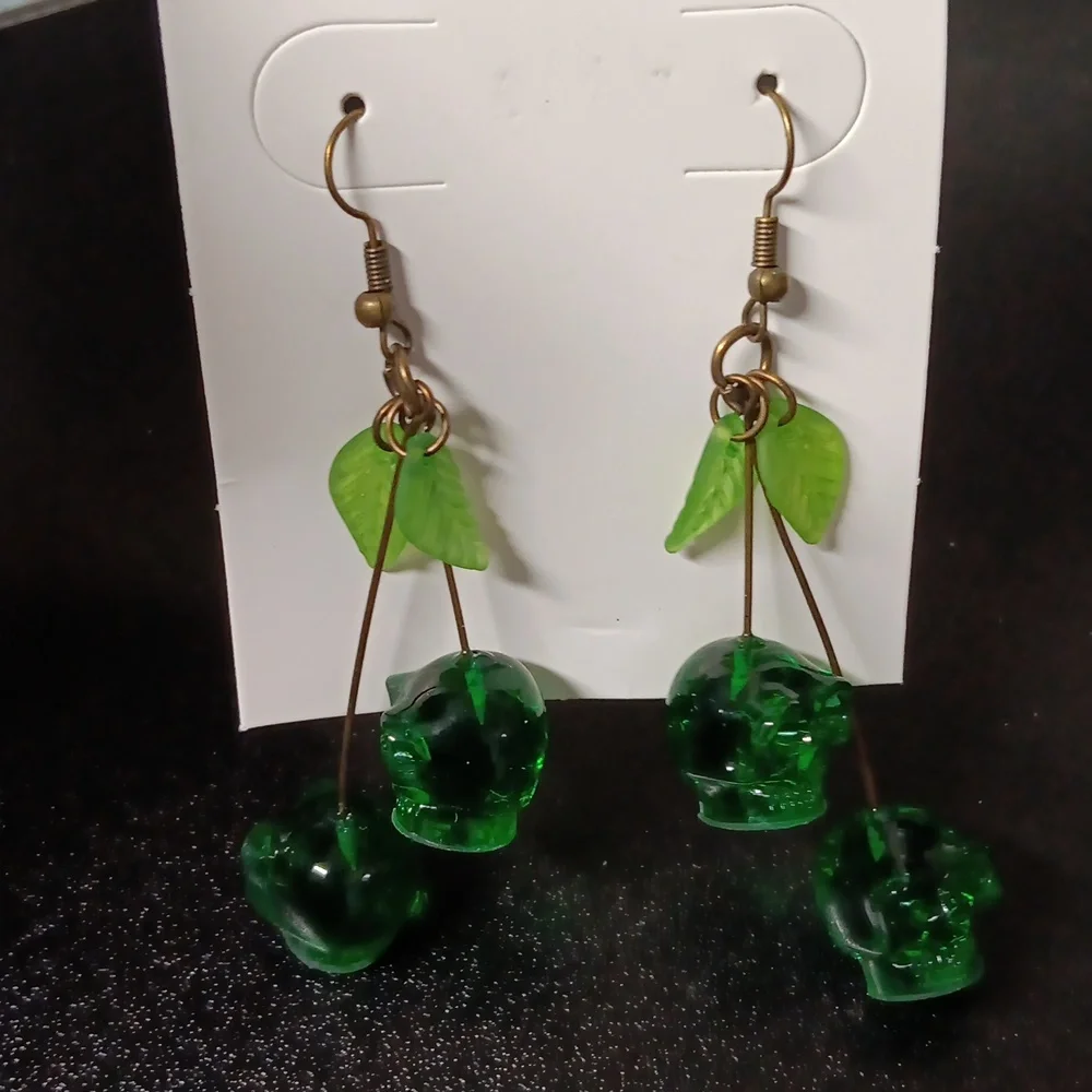 Skull Earrings (New) - Picture 3 of 6